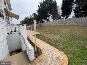 Building Photo - 29 Newbury Dr