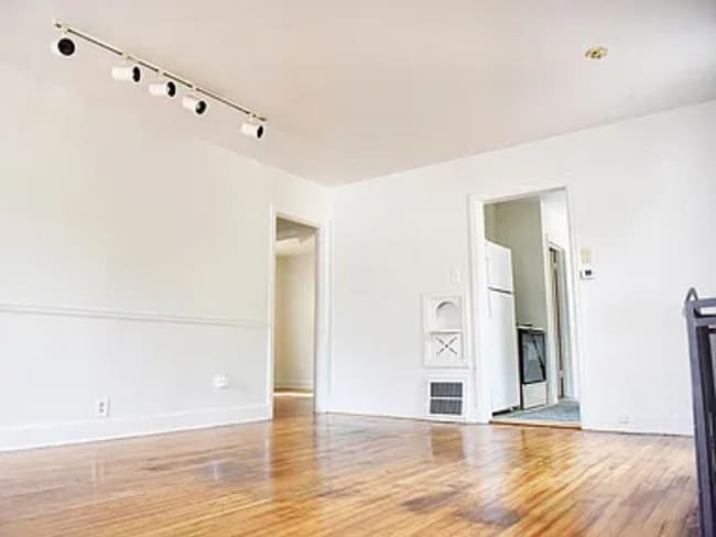 Building Photo - 1013 14th St