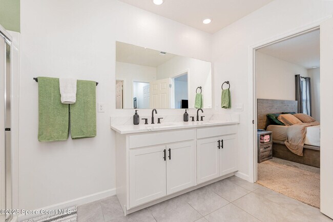 Building Photo - 943 Remington Green Dr SE