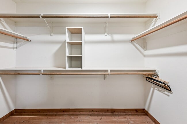 Building Photo - 275 Paiute Dr