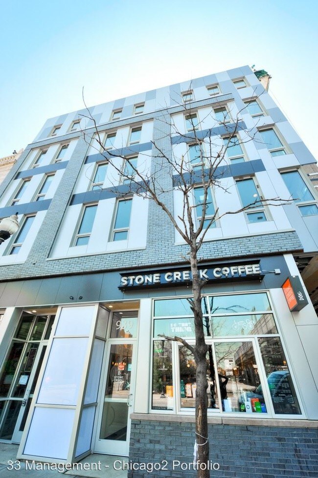 Building Photo - 937-941 W Belmont Ave