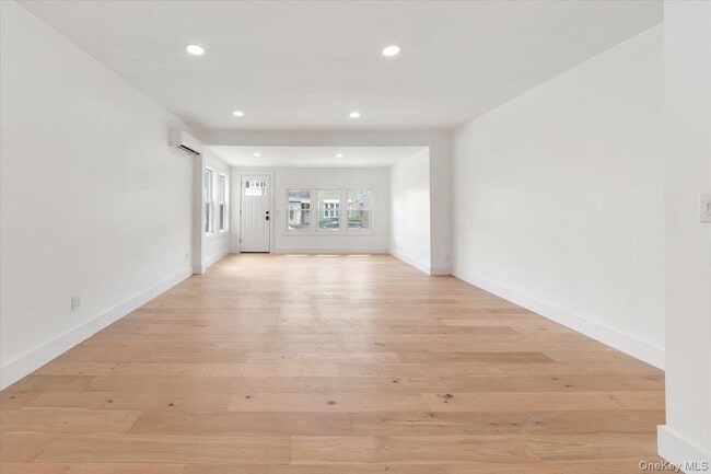 Building Photo - 104-17 Rosita Pl