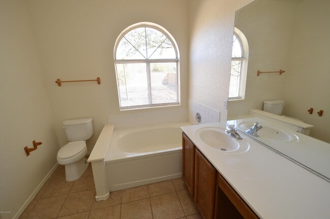 Building Photo - 9941 E Paseo San Bernardo