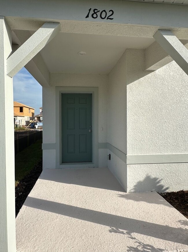 Building Photo - Beautiful 4/3 w/ Loft Energy Efficient Hom...