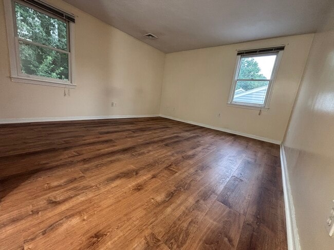 Building Photo - 118 Montclair Ave