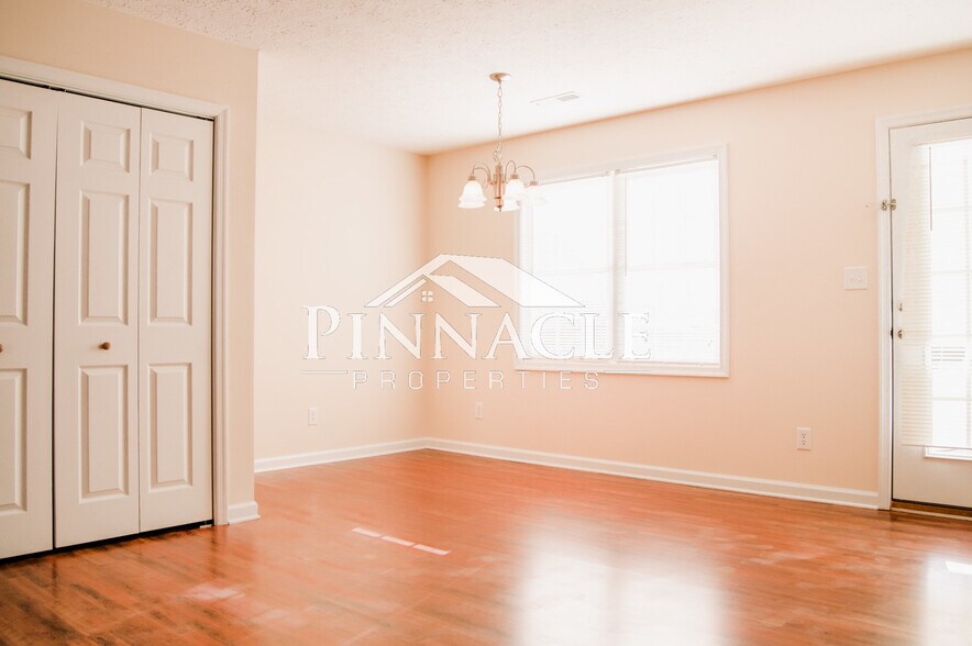 Dining Room - 104 Colonnade St