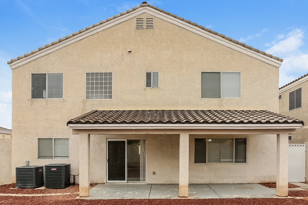 Building Photo - 2418 Island Paradise Ave