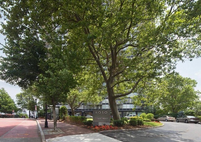 Building Photo - 6050 JFK Blvd E
