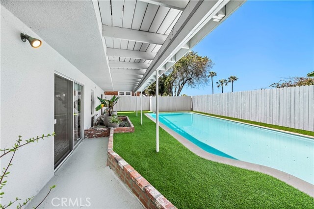 Building Photo - 2120 Temple Hills Dr