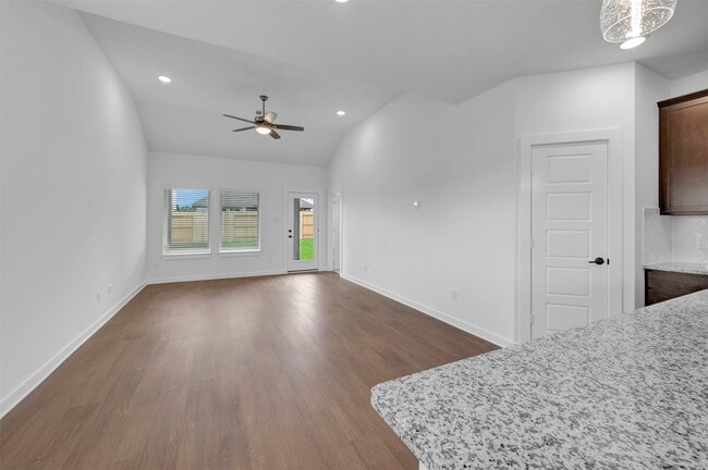 Building Photo - 32518 Lantana Flds Rd