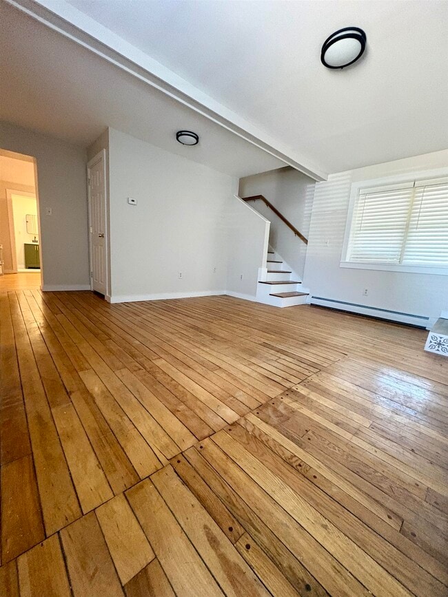 Building Photo - 12 N Main St