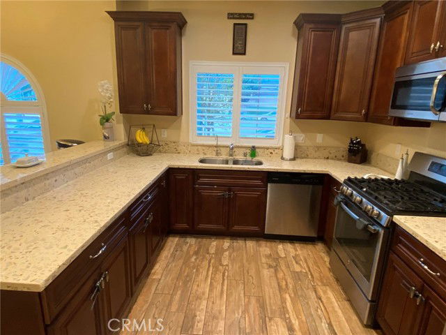 Building Photo - 9116 Florence Ave