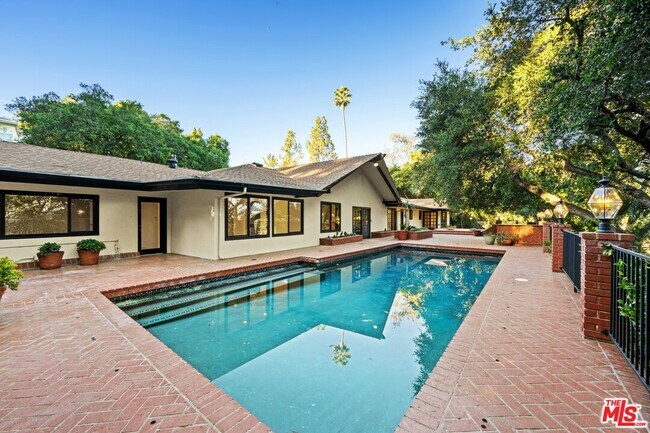 Building Photo - 17449 Sumiya Dr