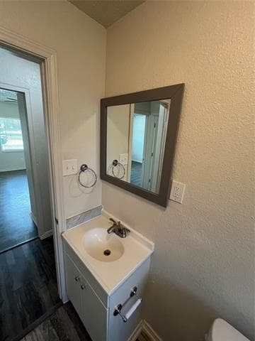 Building Photo - 1321 Woodcrest Dr