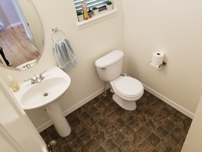 Building Photo - Amazing Tallyn's Reach Home