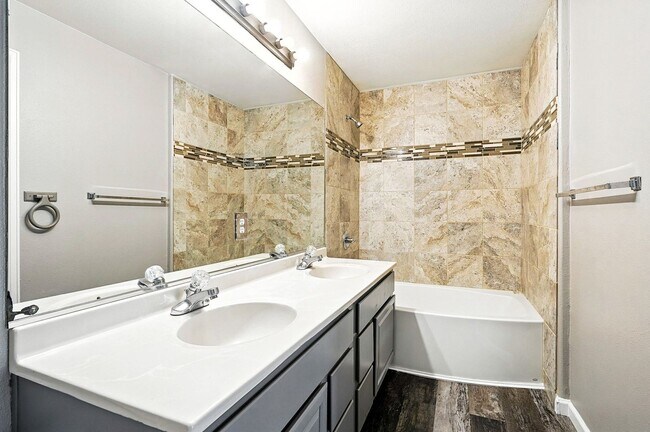 Building Photo - Immaculate Updated 2-Bedroom, 2-Bath Ground-Level Condo in Broomfield  - Miramonte Ranch