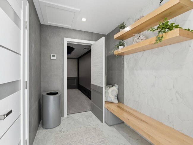 Building Photo - 2210 NE 3rd Ave