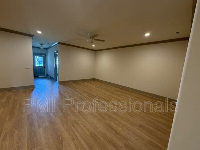 Building Photo - 2035 Grace Johns Cir