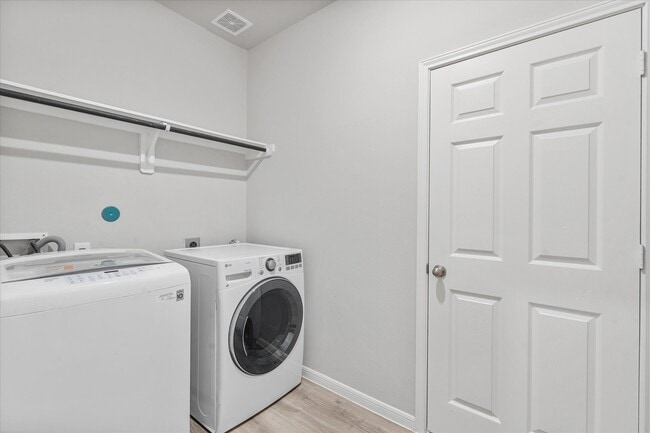 Building Photo - 10610 Scrub Oak Dr