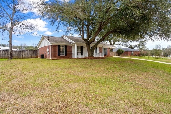 Building Photo - 7245 Pecan Terrace Dr