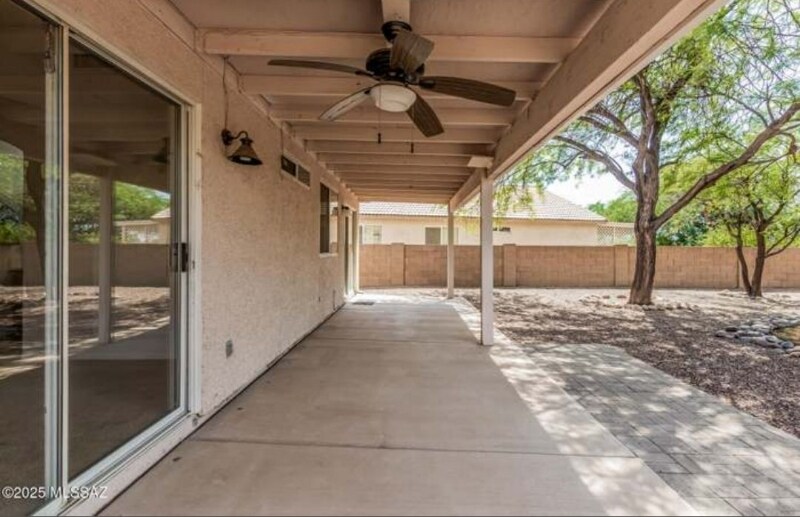Building Photo - 1989 W Cholla Vista Dr