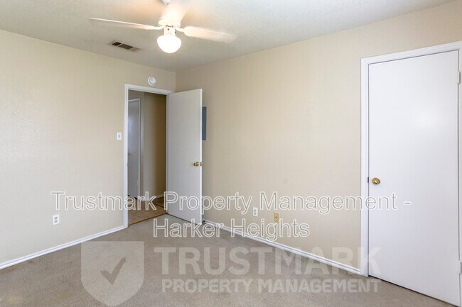 Building Photo - 1708 Windward Dr