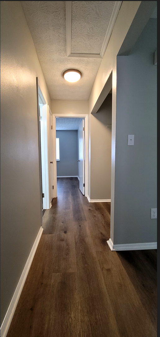 Building Photo - Beautiful 2 bedroom 1.5 bath Condo with at...