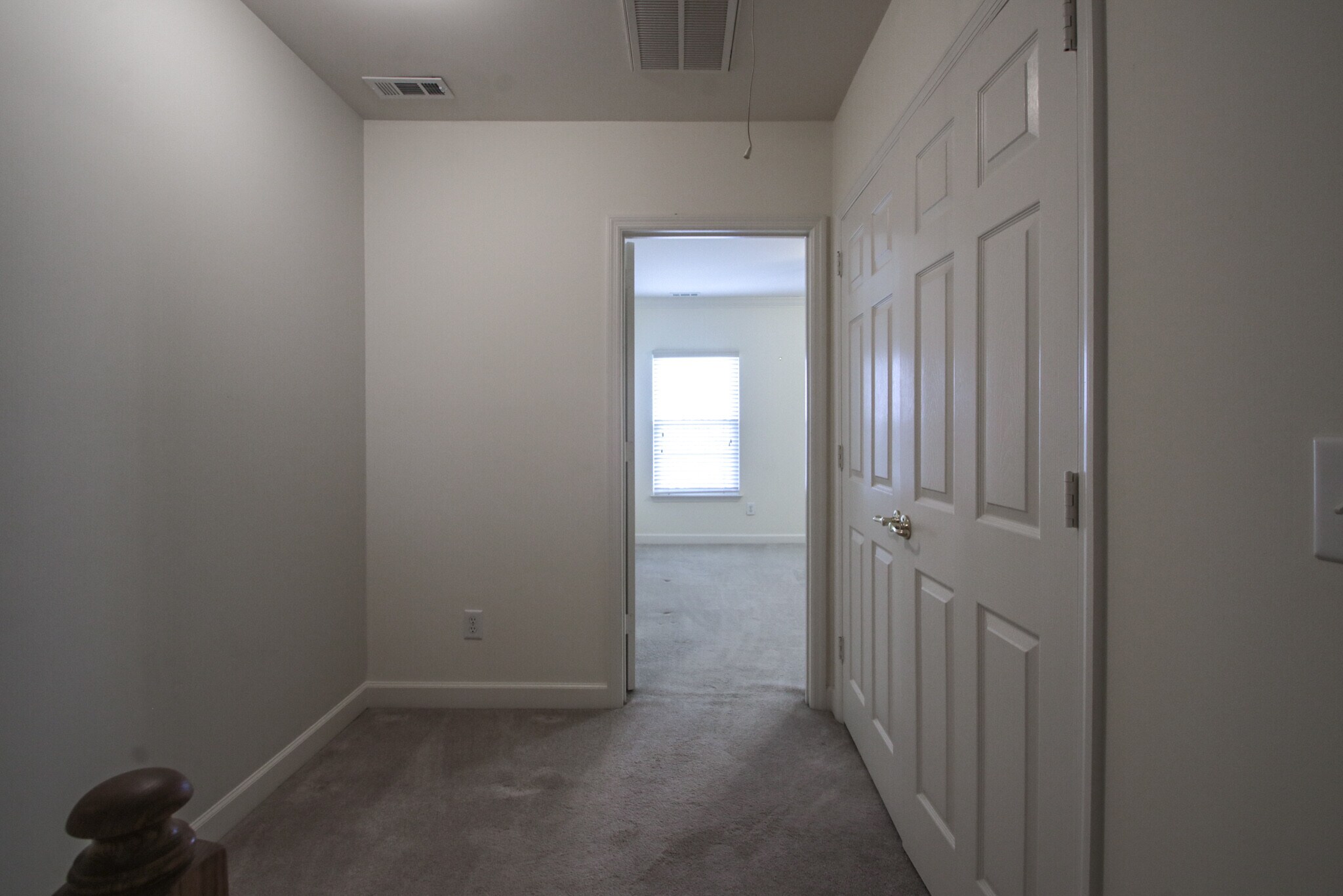 upstairs landing with huge closet - 1614 Brentwood Pointe