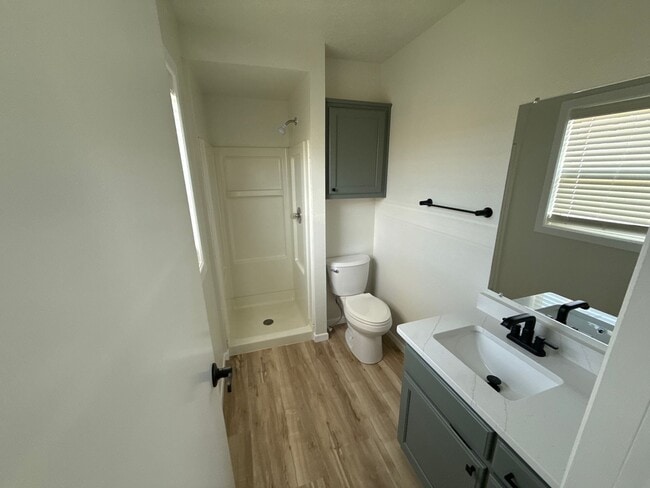 Building Photo - 303 W 16th St