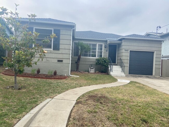 Primary Photo - 4 Bedroom 3 Bath + Office / 5th Bedroom Ho...