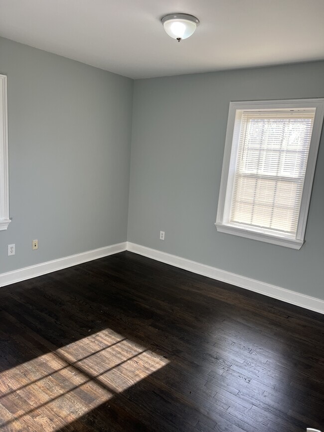 Building Photo - 2367 Cascade Rd