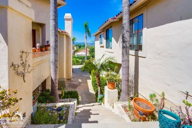 Building Photo - Lovely 3Bdm 2Ba Patio Home Located in the ...