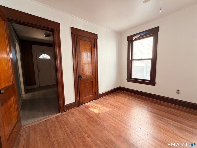 Building Photo - 394 Bishop Ave