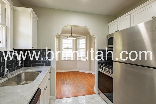 Building Photo - 755 Princeton Ave S