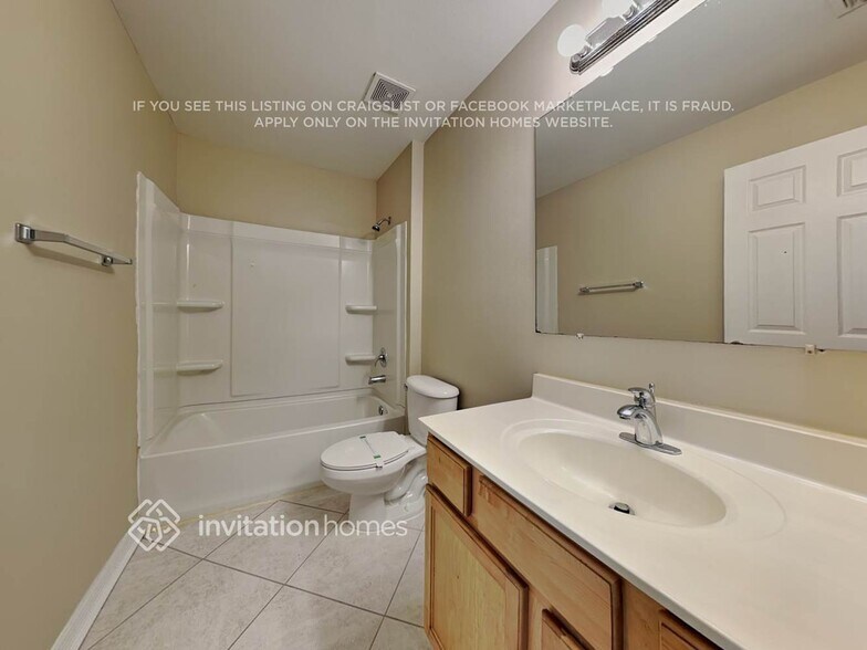 Building Photo - 1800 Brookshire Cir