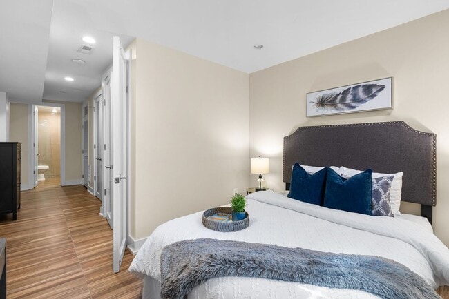 Building Photo - Stylish 2-Level Condo with Private Yard & Chef’s Kitchen Near Petworth Metro!