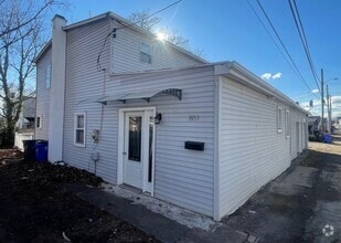 Building Photo - Renovated 4 Bedroom 2.5 bath house in Pott...