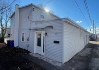 Building Photo - Renovated 4 Bedroom 2.5 bath house in Pott...
