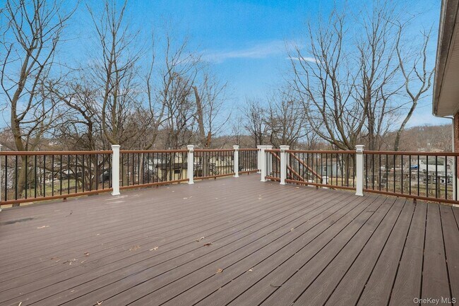 Building Photo - 2 Gillis Ave