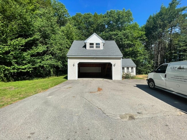 Building Photo - 3 Bed 2.5 Bath Home in Dover