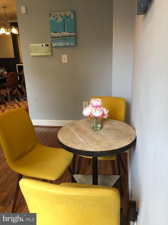 Building Photo - 734 Quincy St NW