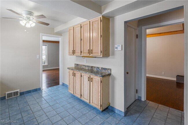 Building Photo - 23211 Fernwood Dr