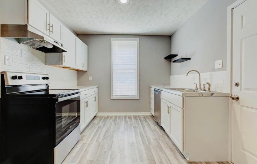 Updated kitchen - 3547 Avenue A