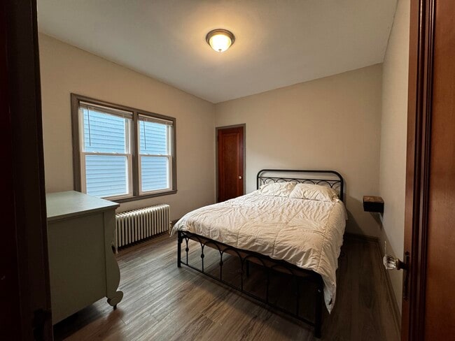 Building Photo - 3667 E Layton Ave