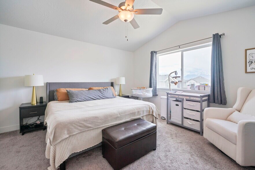 Building Photo - 7192 N Silver Spring Way