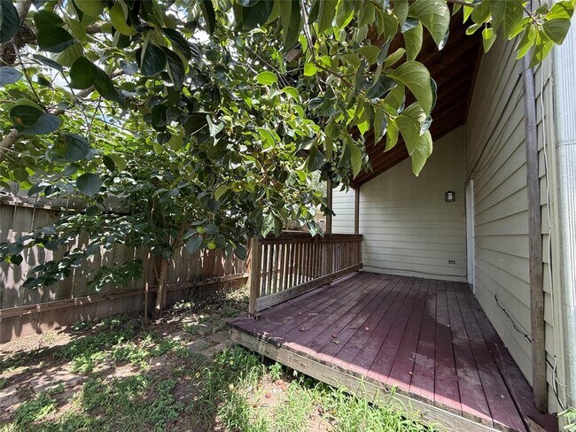Building Photo - 10102 Sweet Olive Way