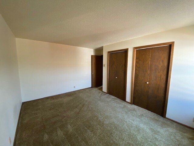 Building Photo - 3218 Oak Knoll Dr