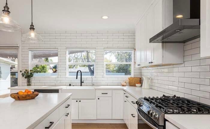 Building Photo - 3270 Hermanos St