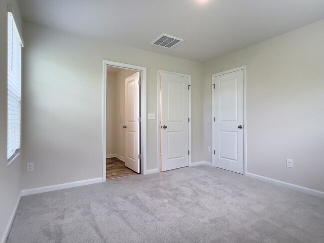 Building Photo - 1836 Autumn Mist