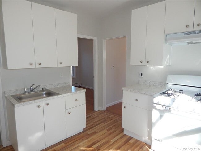 Building Photo - 5 John St